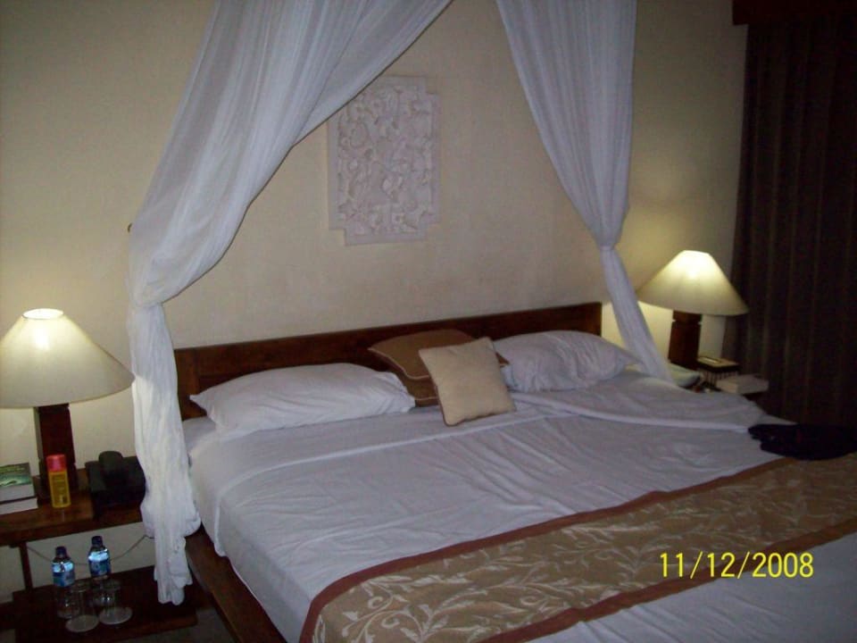 Bett mit Mosquitonetz Villa Puri Ayu