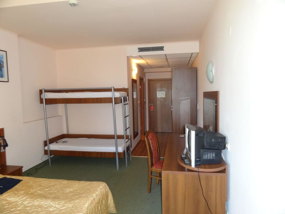 Blick vom Balkon ins Zimmer Hotel Kristal