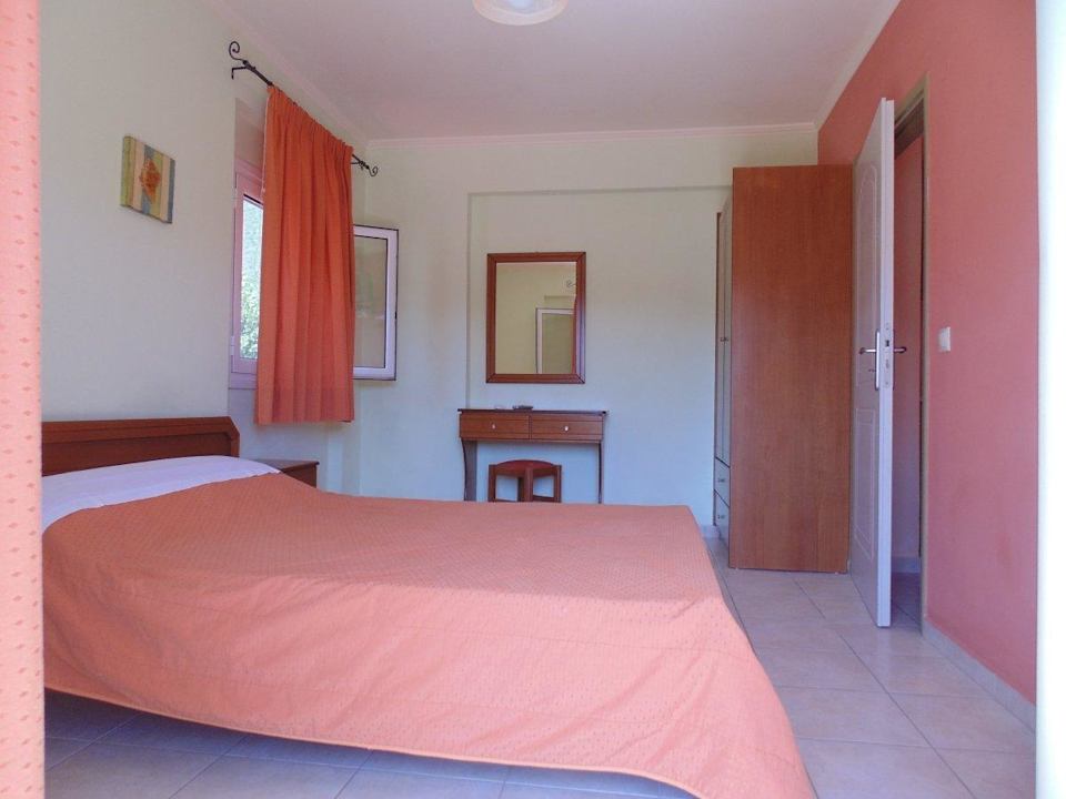 Bedroom in One bedroom apartment Bayside Apartments