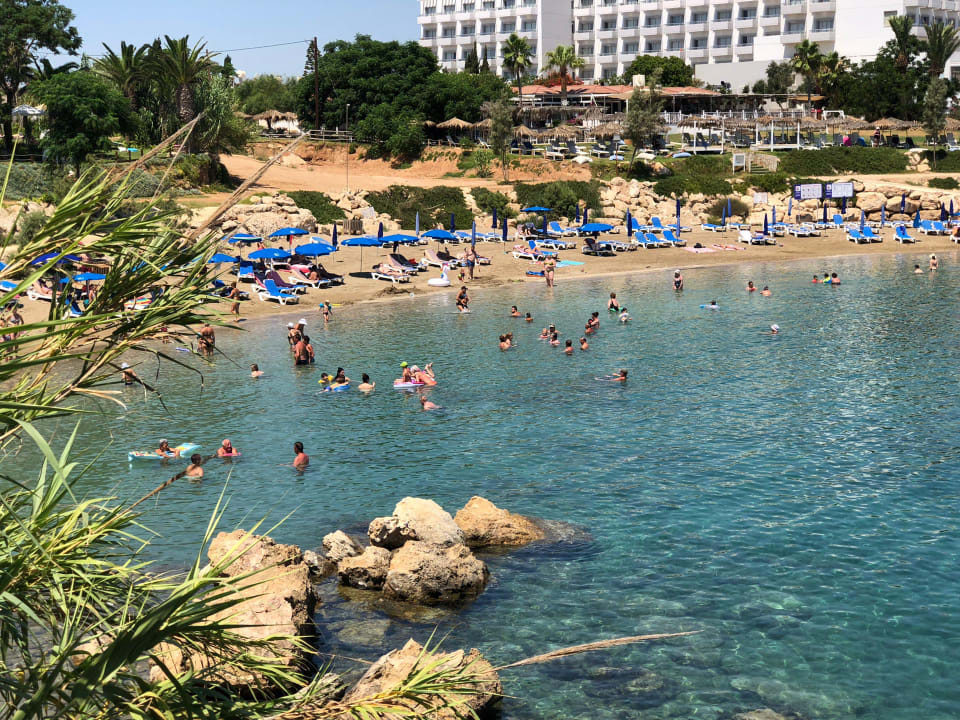 Strand Crystal Springs Beach Hotel