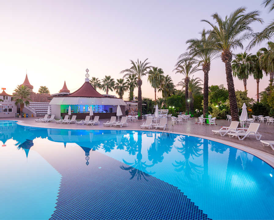Pool Aydinbey Famous Resort
