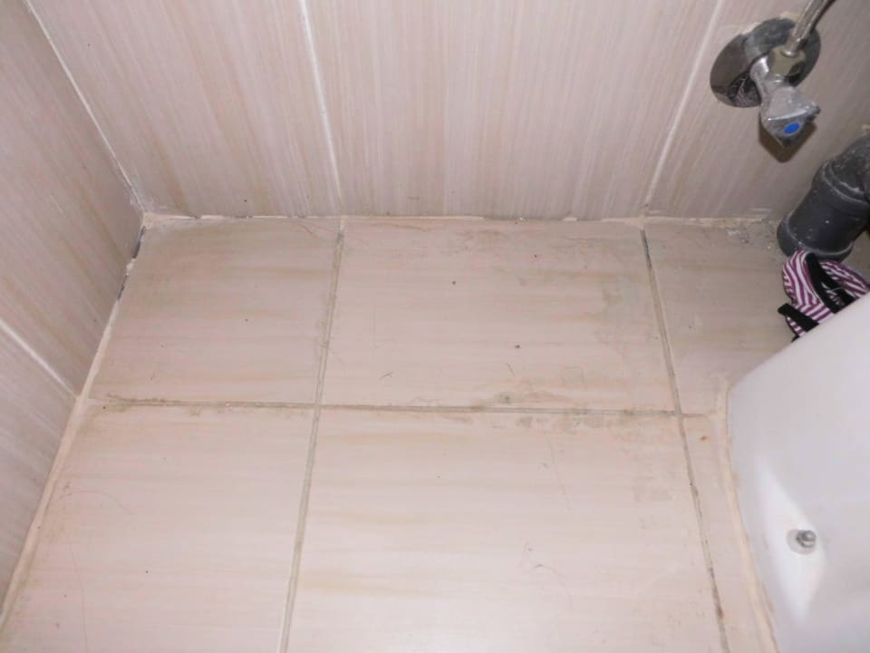 Dreckiges Bad JAZ Neo Saraya Palms