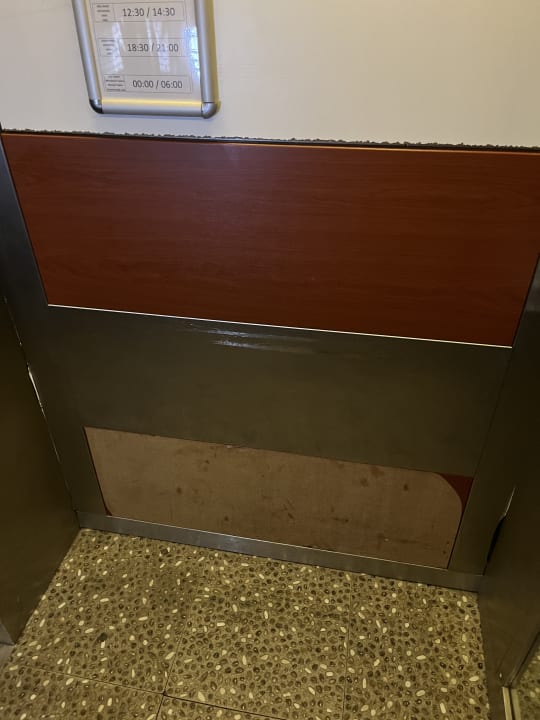 Sonstiges Well Palace Side