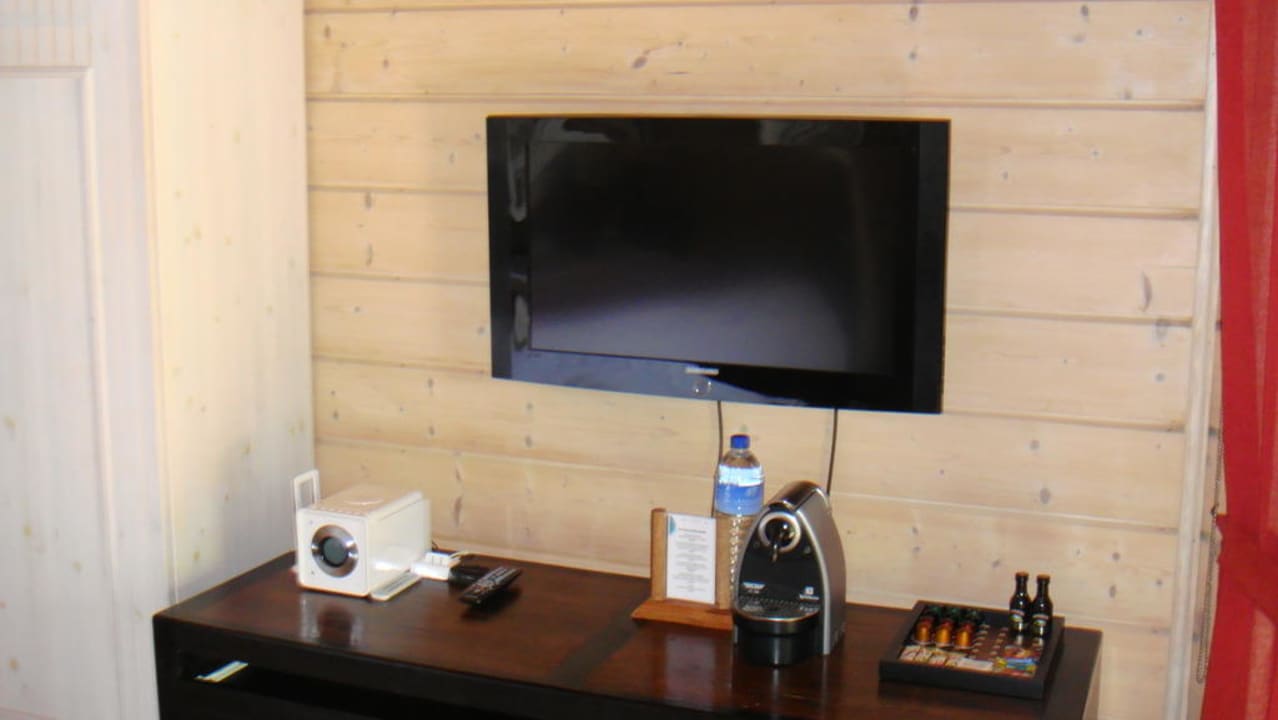 Flatscreen  Komandoo Island Resort & Spa - Adults only