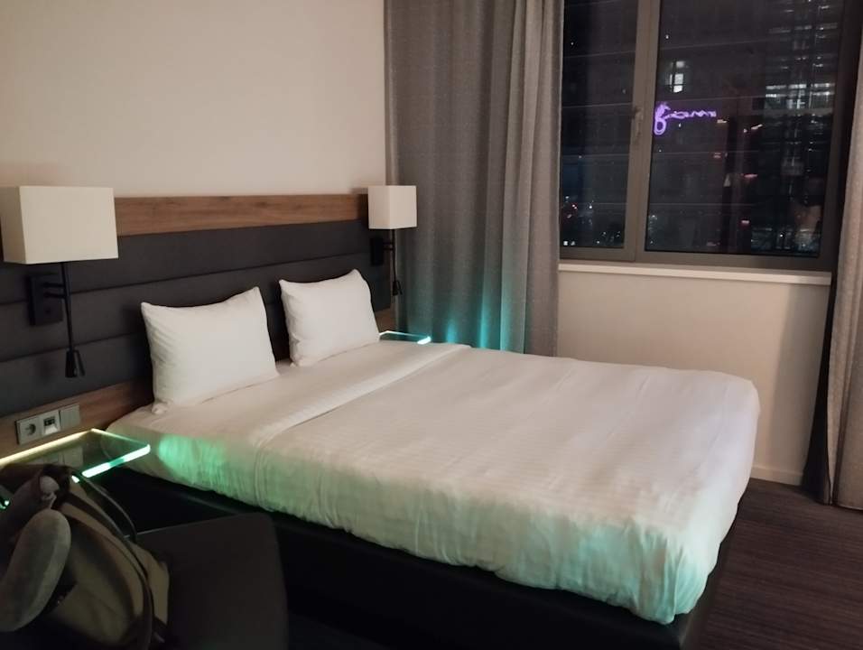 Zimmer MOXY Vienna Airport