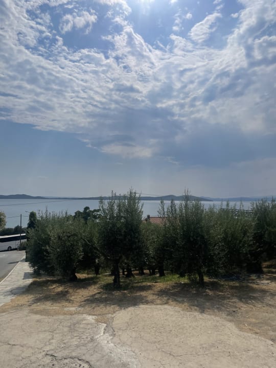 Außenansicht Akrathos Beach Hotel