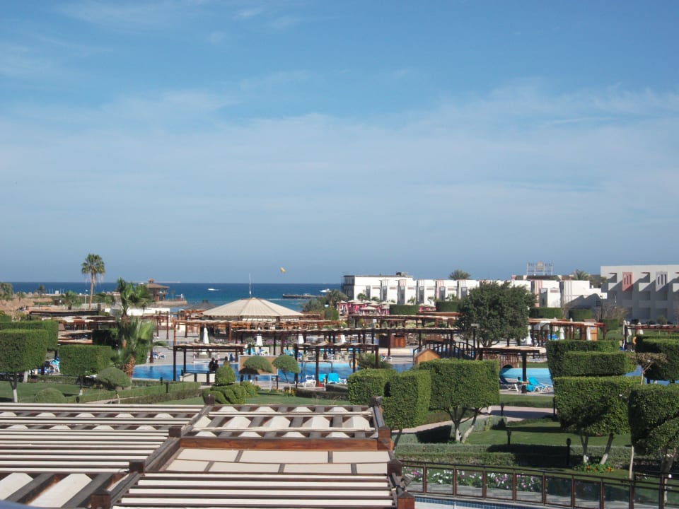 Blick von der Lobbyterrasse SUNRISE Crystal Bay - TUI BLUE