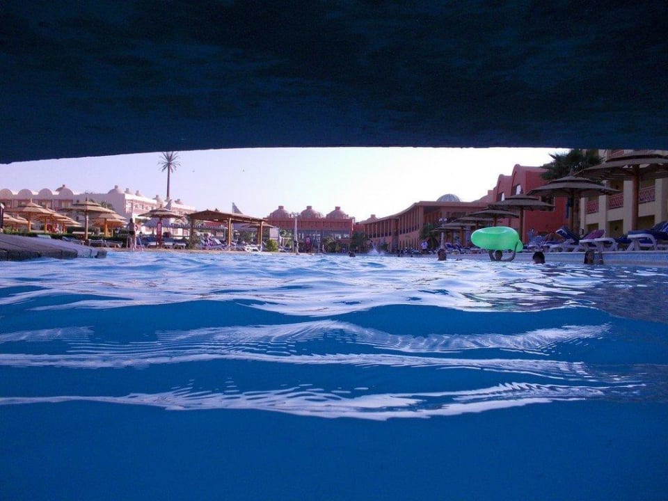 Zdjęcie pod mostem Titanic Beach Spa & Aqua Park