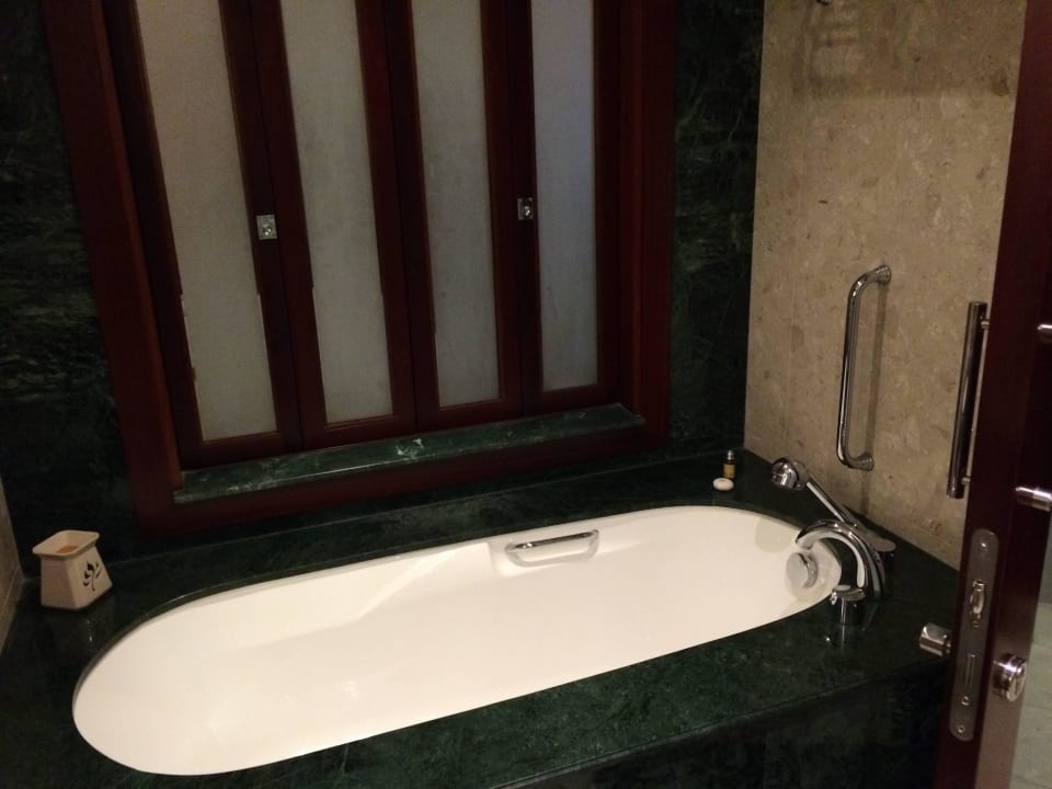 Bathroom Dusit Thani Dubai