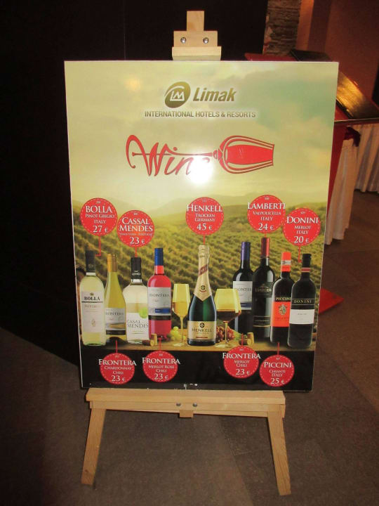 Weinverkauf zu Weihnachten Limak Lara Deluxe Hotel & Resort