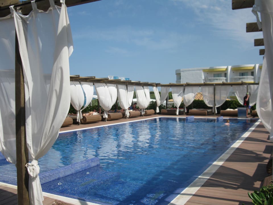 Traumhafter Pool zum Relaxen Zafiro Bahia