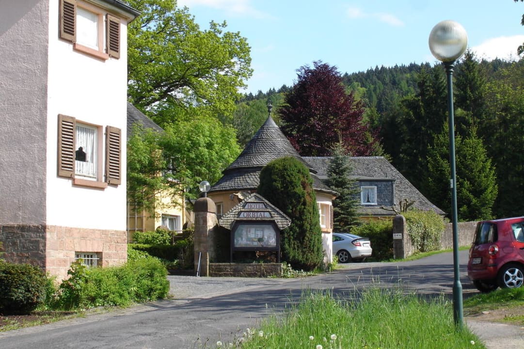 Eingangsbereich / Einfahrt Hotel Orbtal