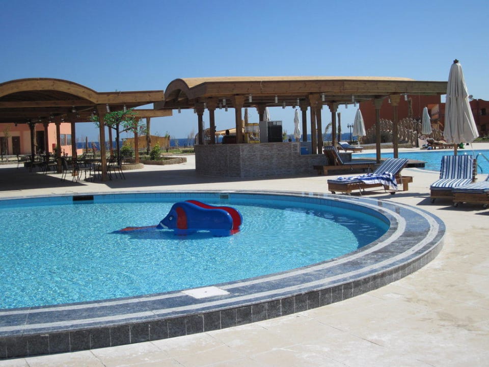 Poolbar Three Corners Happy Life Beach Resort