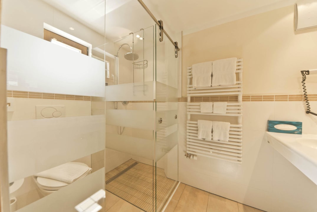 Badezimmer Junio-Suite Hotel des Alpes
