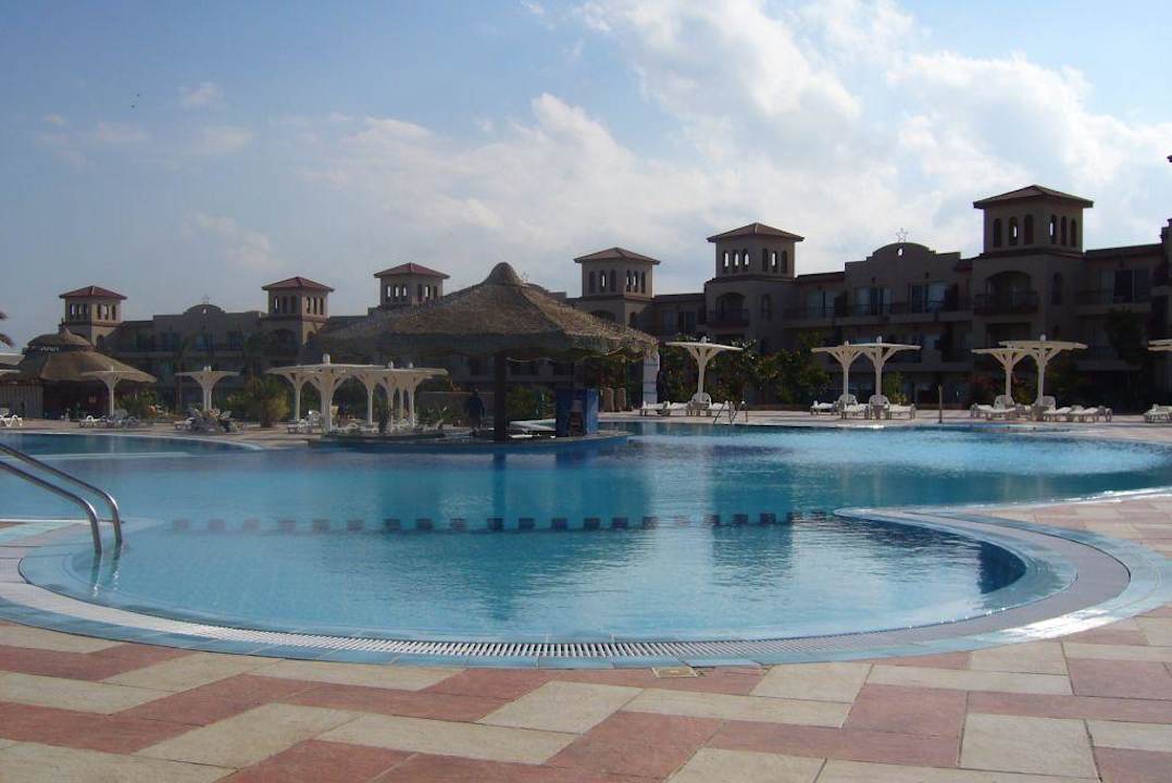 Poolbereich Pensée Royal Garden Beach Resort