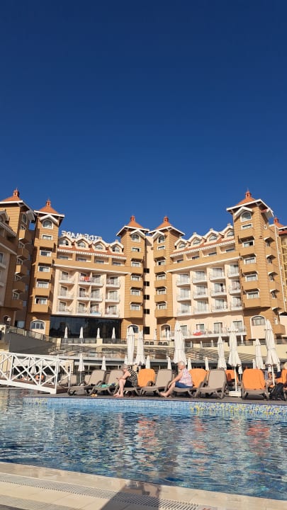 Pool Side Mare Resort & Spa