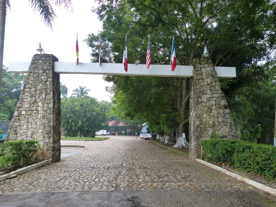 Einfahrt Hotel Mision Palenque
