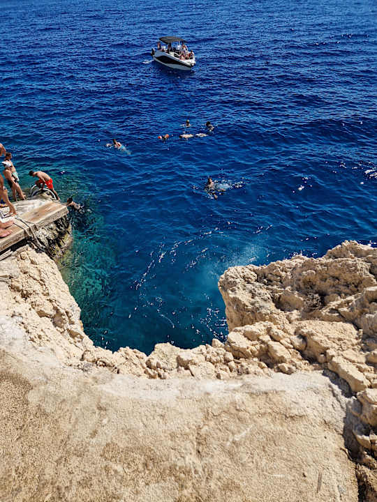 Strand La Mirage Hotel