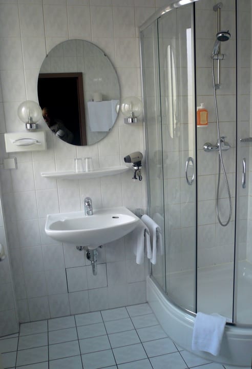 Bad mit Fenter Hotel Regina