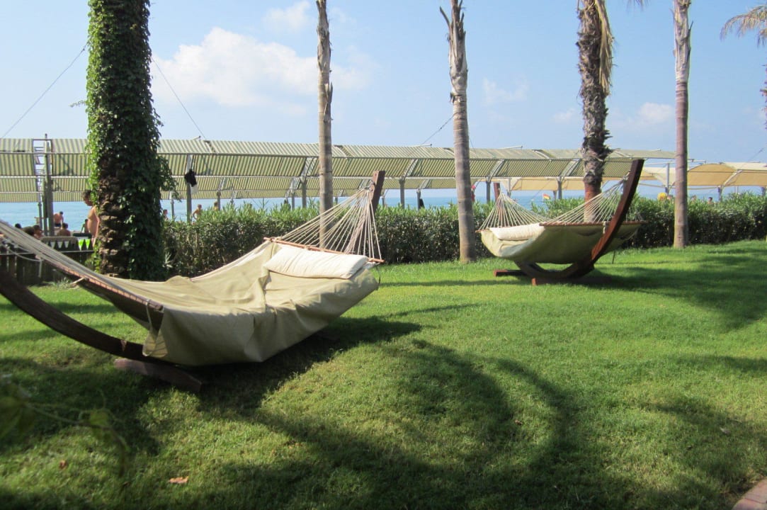 Zum Strand, viel ruhiger Aydinbey Famous Resort