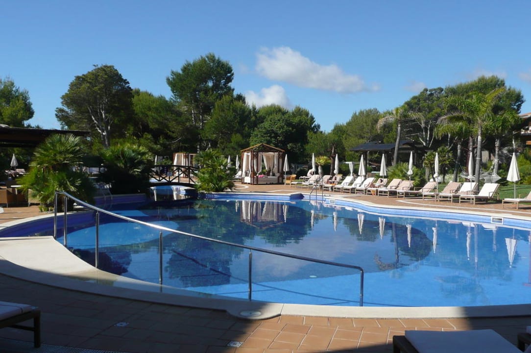 Poolansicht von einer anderen Seite VIVA Cala Mesquida Suites & Spa 16+