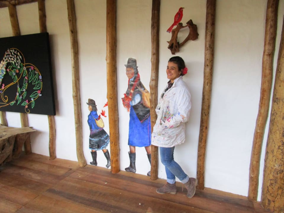 Künstlerin der Wandbilder Akawanka Lodge