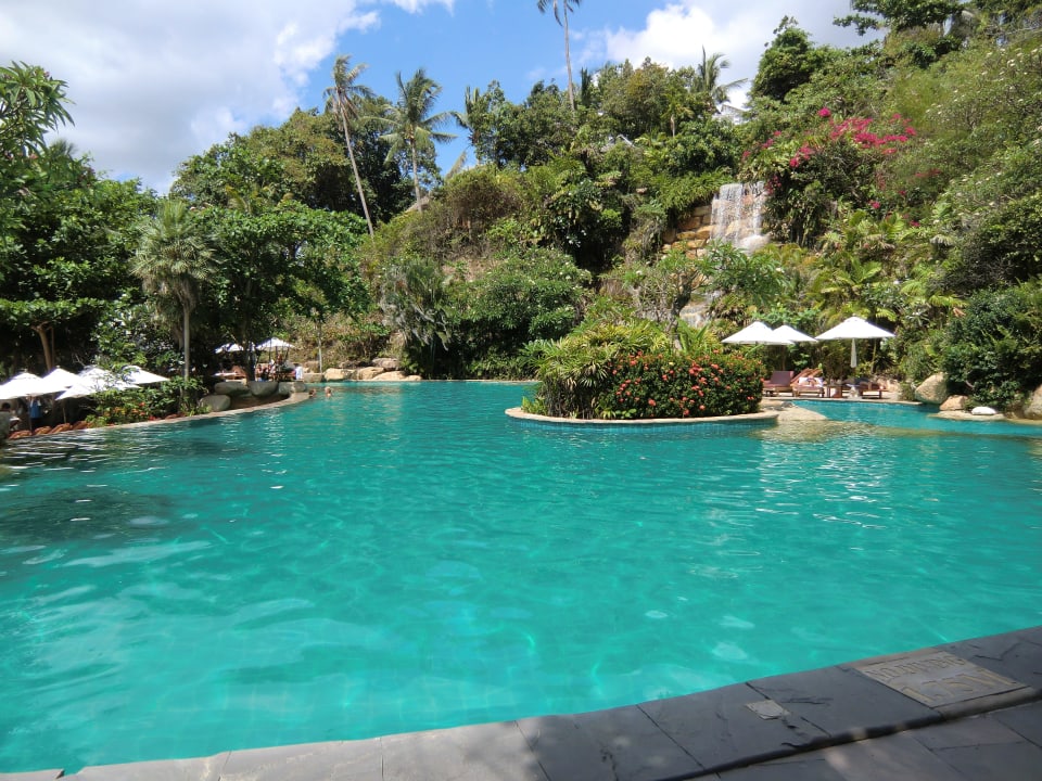 Der Pool am Strand Santhiya Koh Phangan Resort & Spa