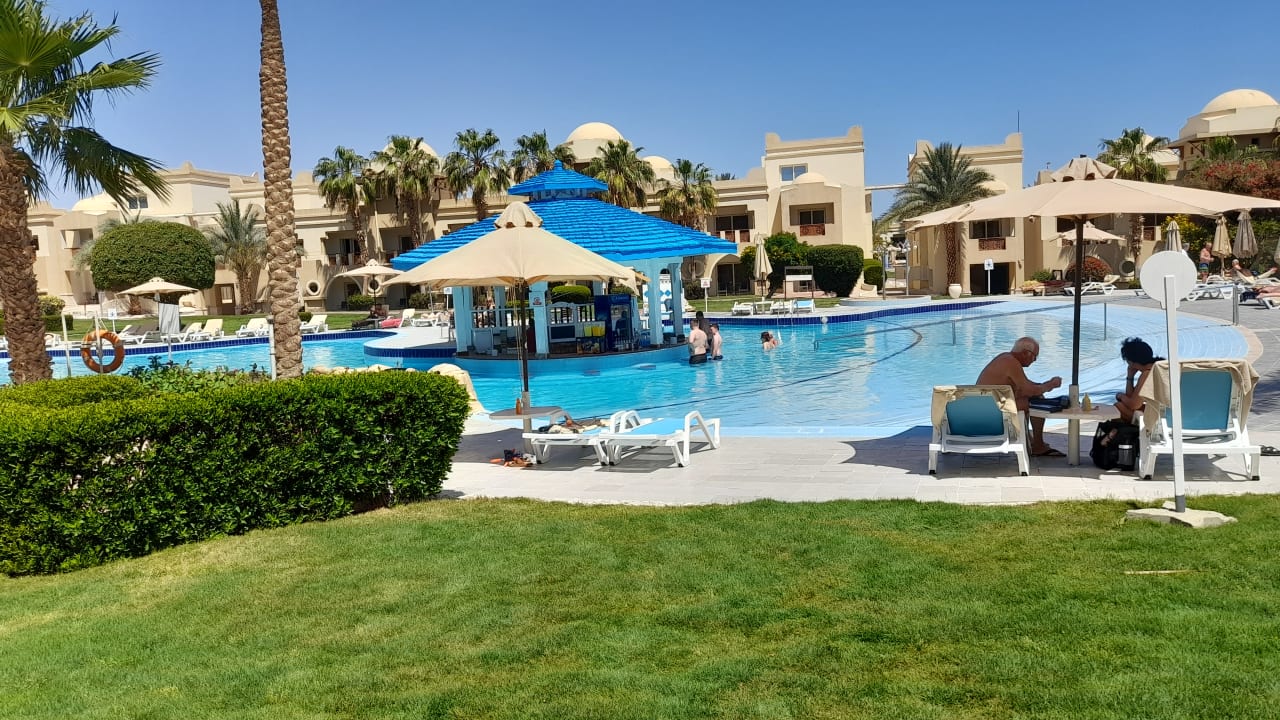 Pool Serenity Alpha Beach