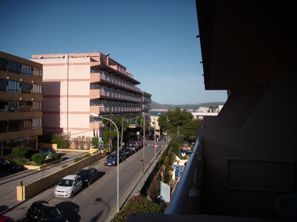 Blick auf die Straße hinter dem Hotel Reverence Life  - Adults only