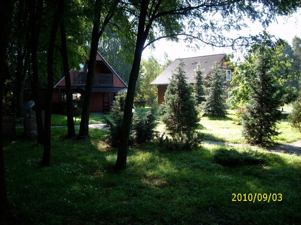 Blick auf Blockhäuser Center Hotel Bronkow