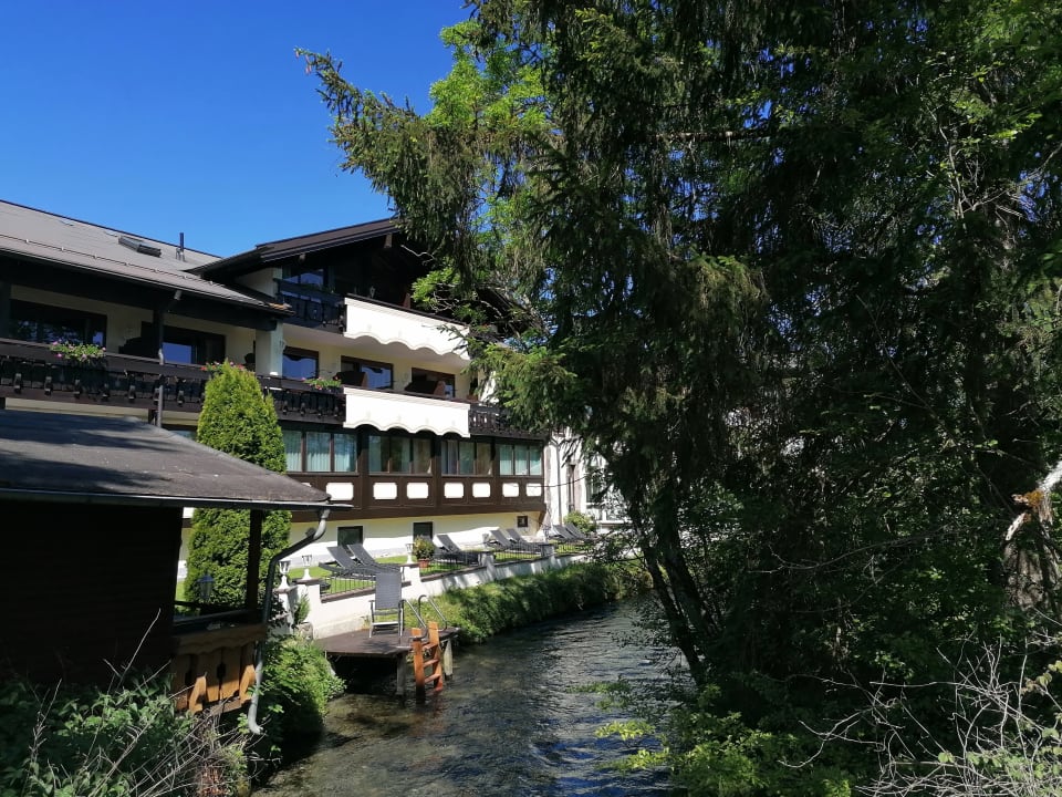 Außenansicht Parkhotel Burgmühle