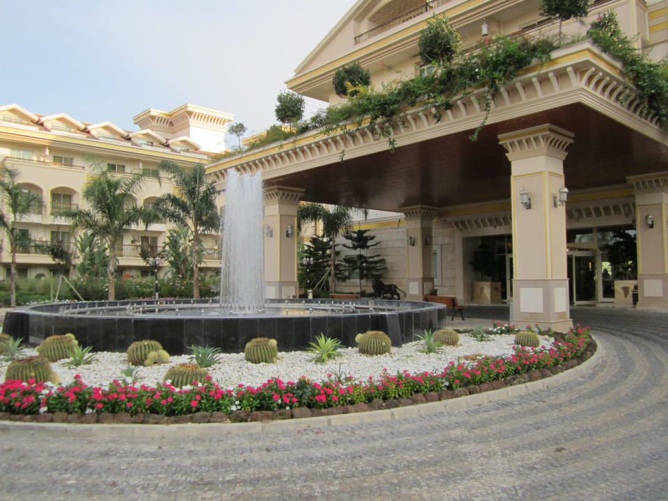 Eingang Diamond Excellence Resort & Spa
