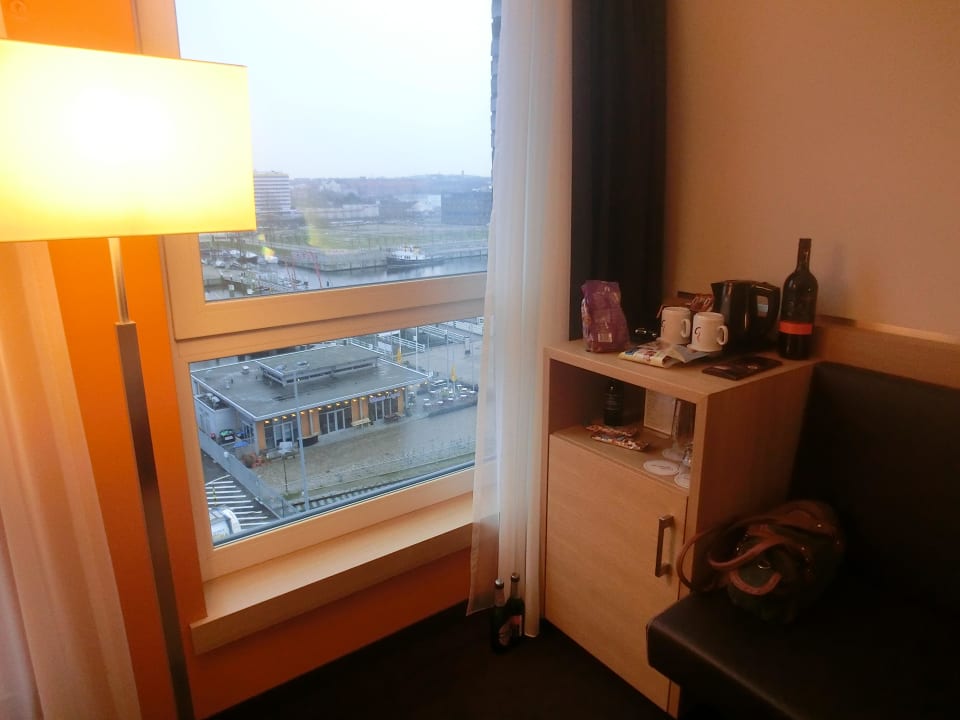 Ausblick auf den Hafen - 7.Etage ATLANTIC Hotel Kiel