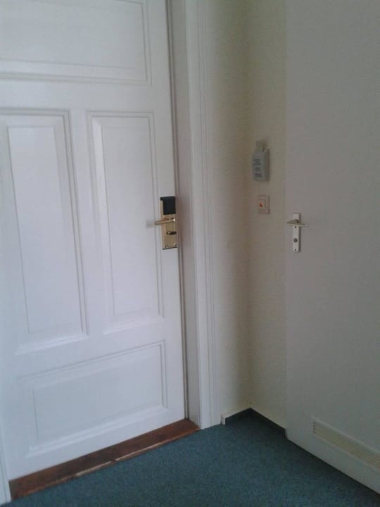 Eingang Zimmer (70,00 € die Nacht für 2 Personen) Hotel Stralsund