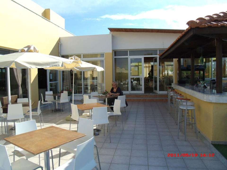 Terrasse und Poolbar Hotel Nefeli
