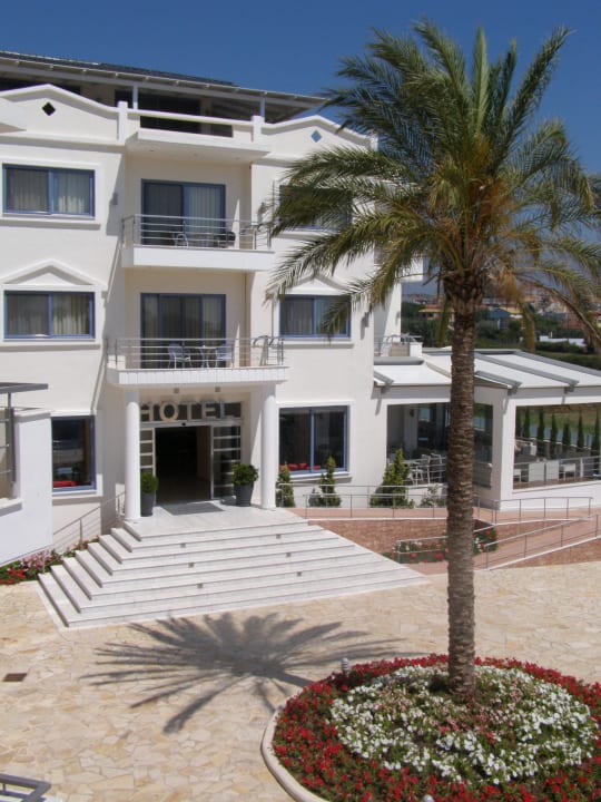 Entrance Hotel Ionian Theoxenia
