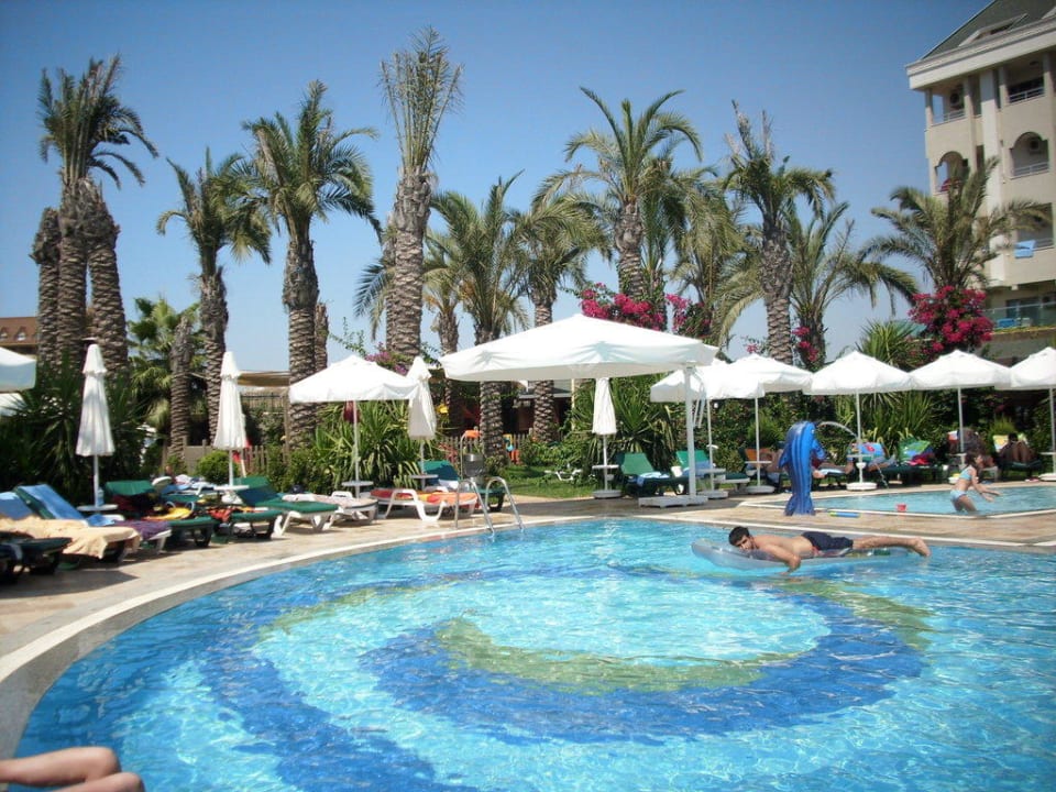 Pool Calimera Hane Garden