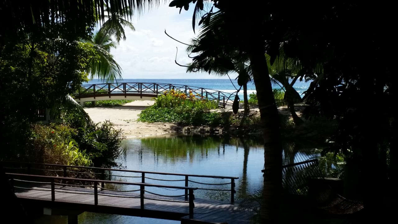 Weg zum Restaurant  Hilton Seychelles Labriz Resort & Spa