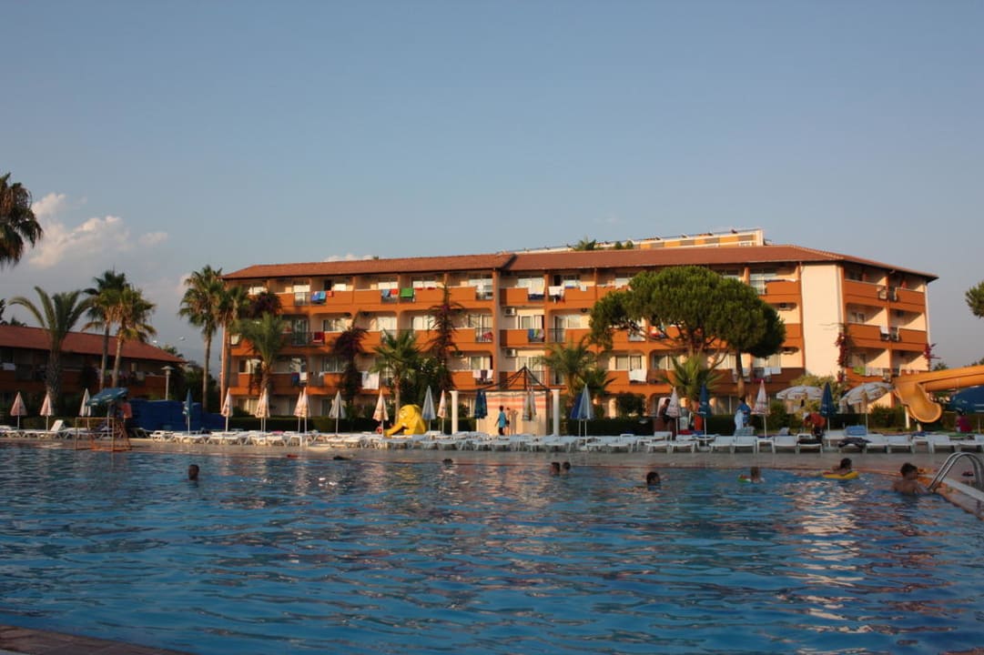 Hauptpool Club Turtas Beach Hotel