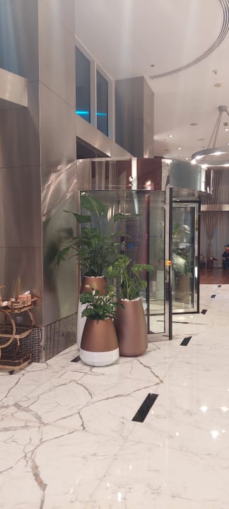 Lobby Rose Rayhaan by Rotana