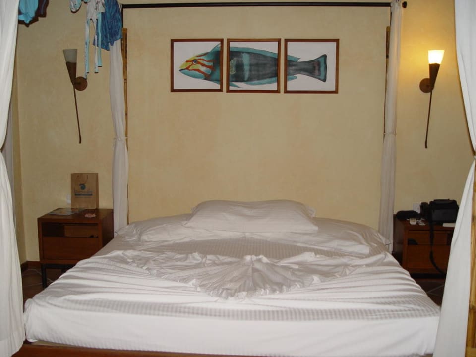 Bett Beach Bungalow Kuramathi Maldives