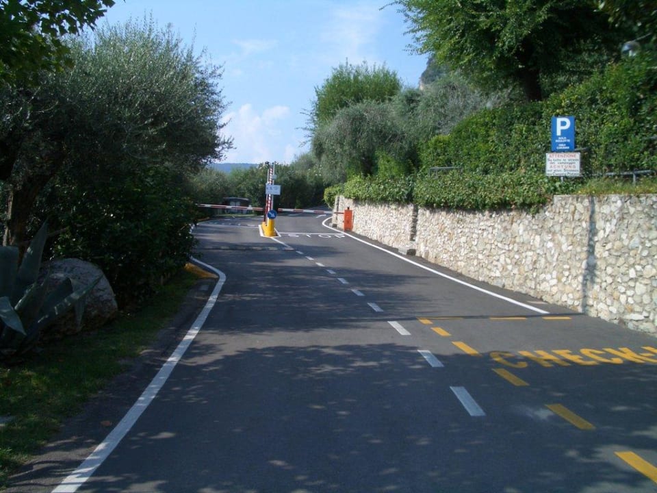 Campingplatzeinfahrt La Rocca Camping Village