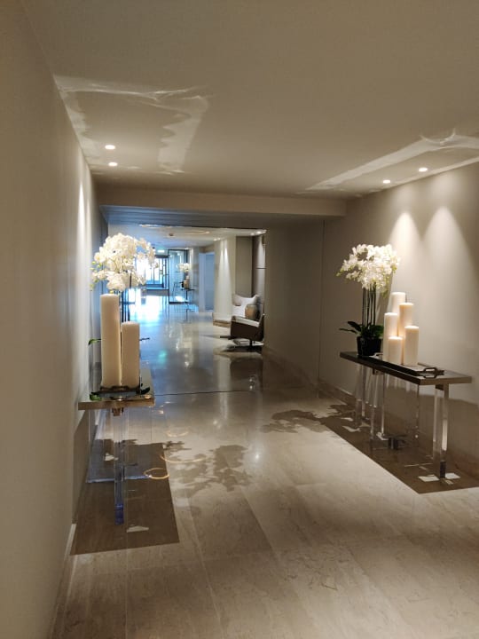 Sonstiges Ikos Dassia