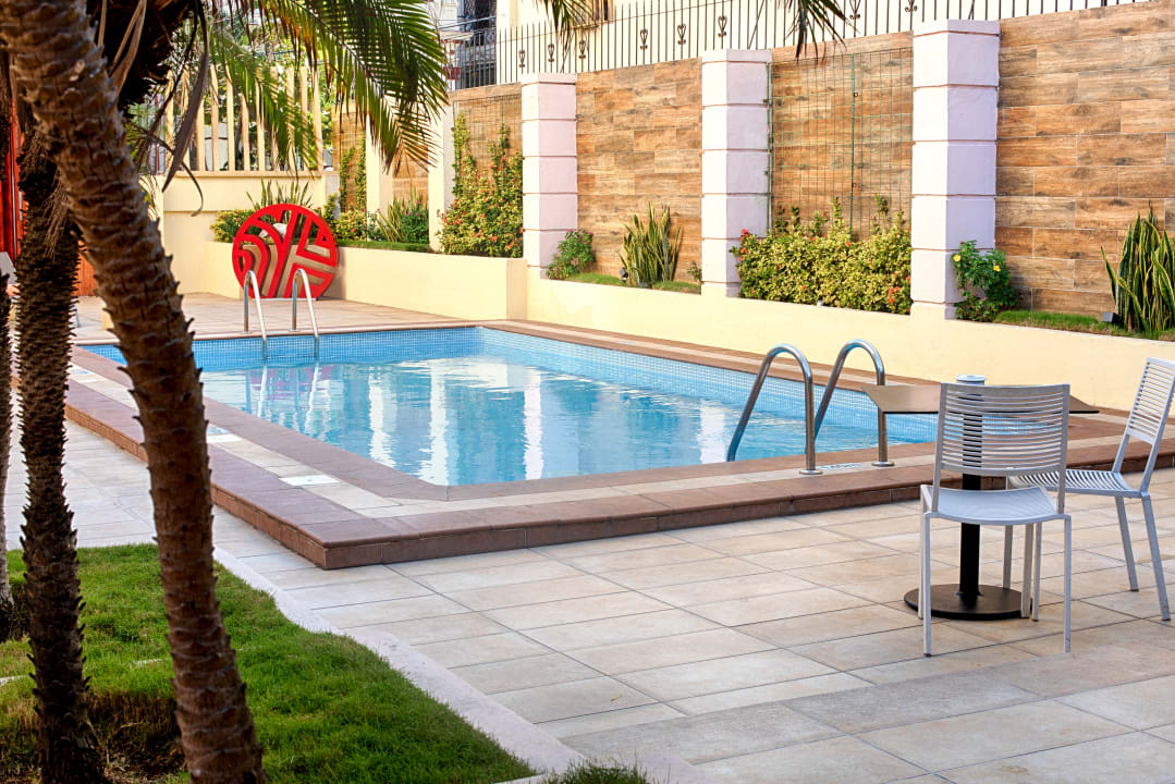 Pool NH Collection Victoria