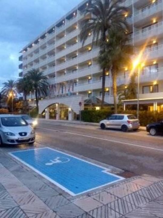Entrada a hotel Bahía de Alcúdia Hotel & Spa