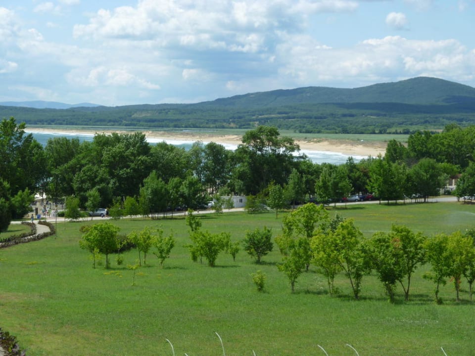 Blick über die Gartenanlage des DRR Duni Royal Pelican Resort