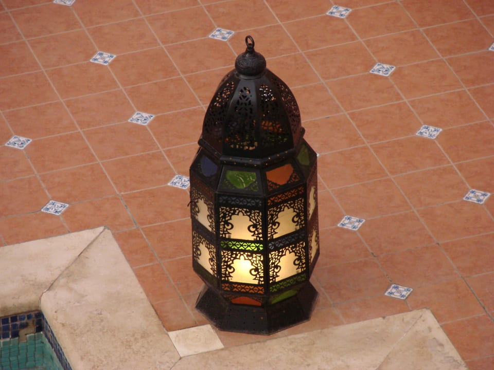 Lampe im Innenhof Steigenberger Coraya Beach - Adults only