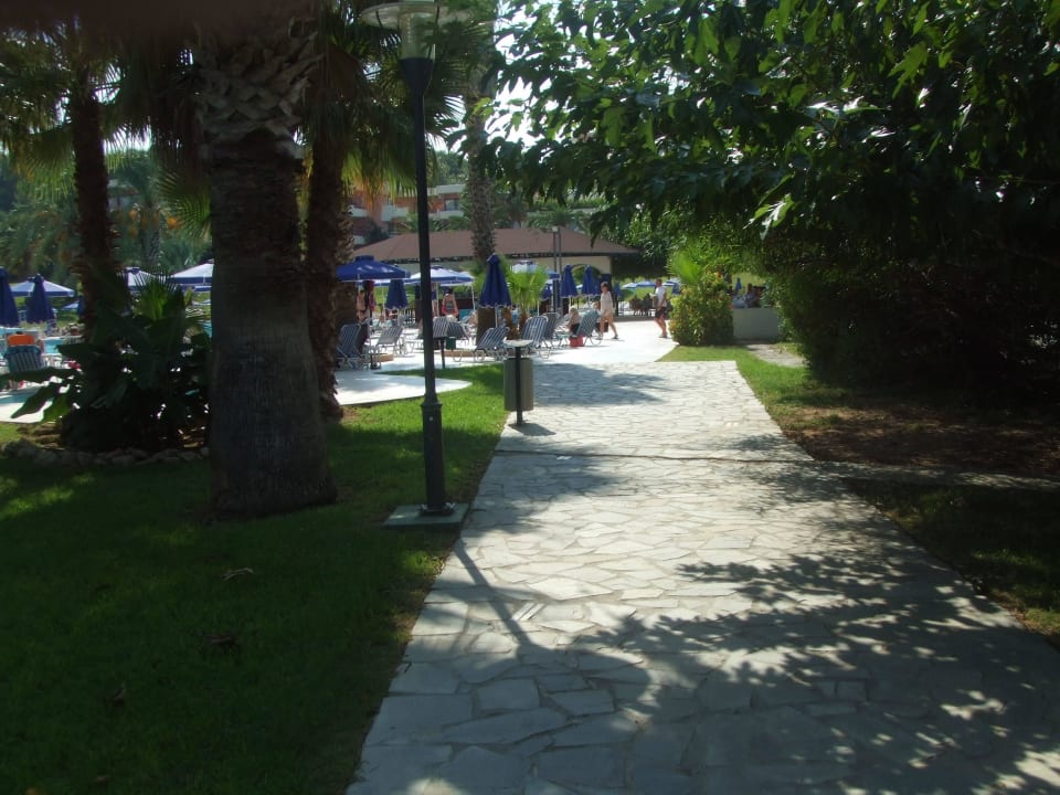 Bilick zur Poolanlage Kresten Palace Hotel