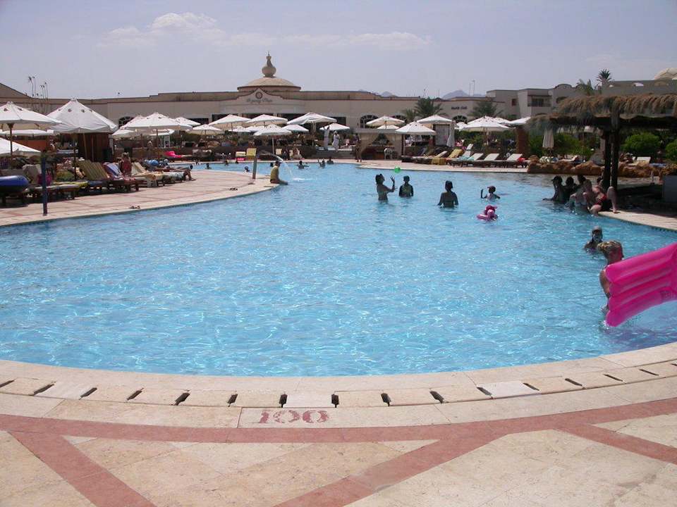 Unterer Pool Regency Plaza Aqua Park & Spa