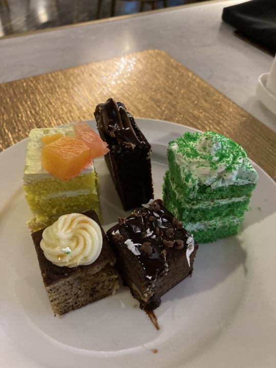 Gastro Mirage Bab Al Bahr Beach Resort